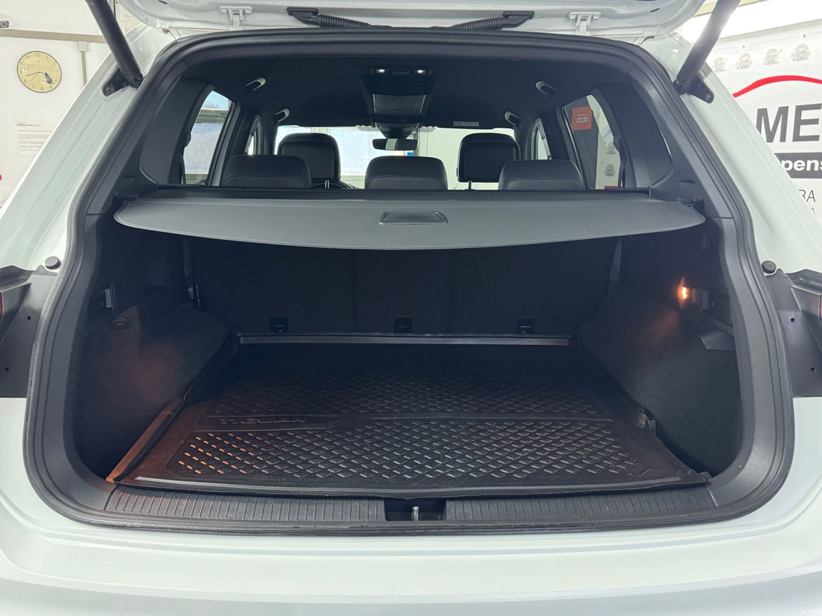 Volkswagen Tiguan Allspace R-Line 4Motion 2.0TSI AHK 360 foto 21