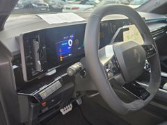 Fahrzeugabbildung Rafale 200 E-Tech Full Hybrid Esprit Alpine HUD