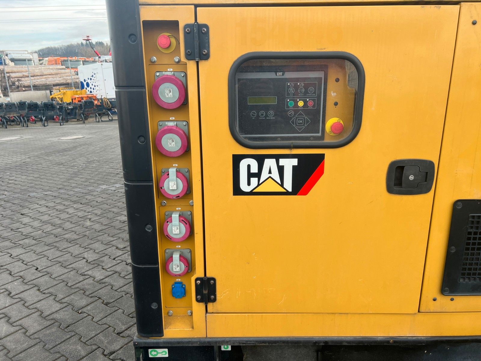 Fahrzeugabbildung CAT DE65E3 / Stromerzeuger / 60KVA / 2017 / 17.917h