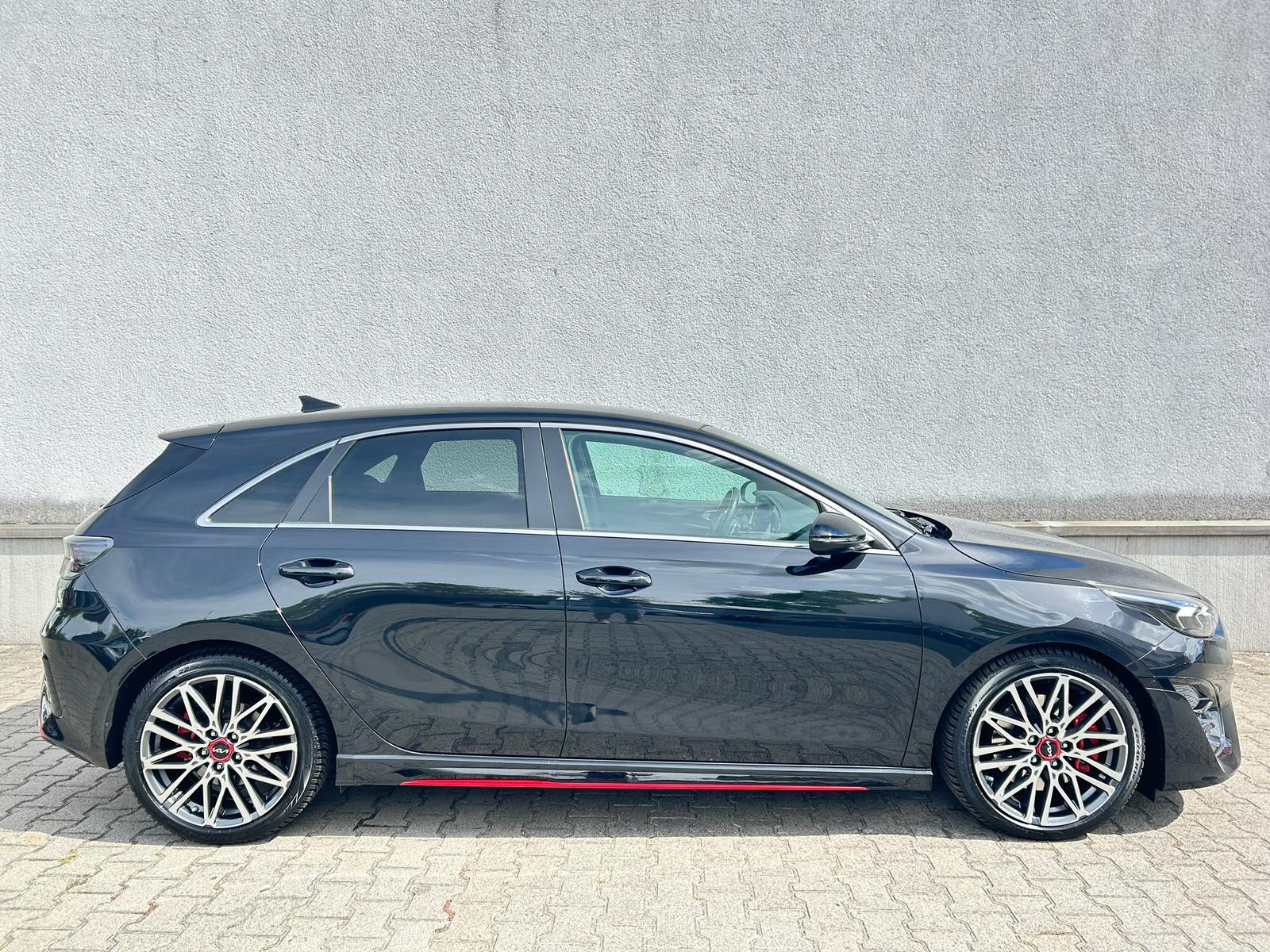 Kia Ceed GT 2.HD|AKPRAPOVIC|4xSHZ|KAMERA|18"|DIGITAL