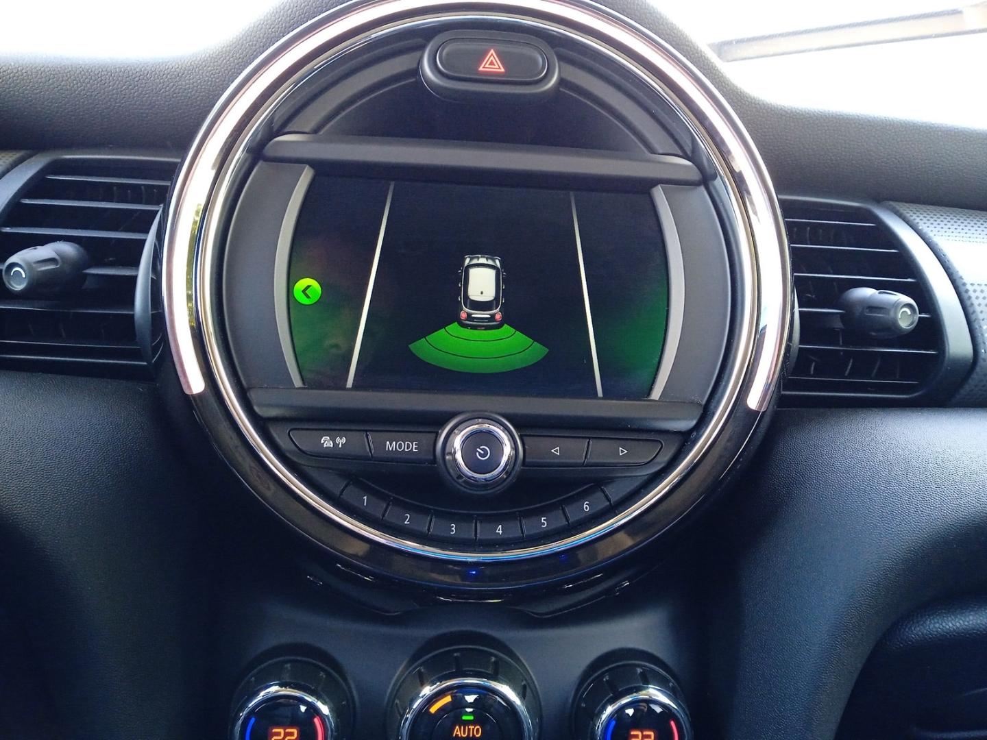 MINI Cooper 5-Türer Navi LED Sitzheizung PDC DAB Mult
