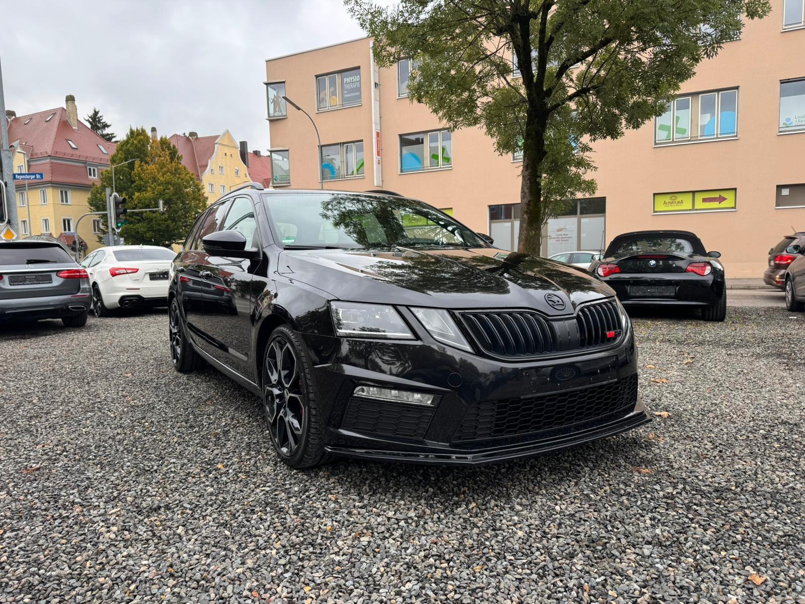 Skoda Octavia Kombi RS 2.0 DSG ACC RüK Xenon Carbon
