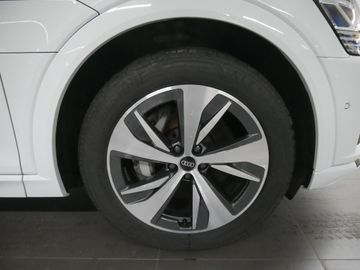 Audi Q8 e-tron - 7