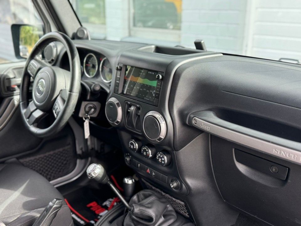 Fahrzeugabbildung Jeep Wrangler JK Unlimited Sport 3.6 Hard- Softtop
