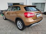 Mercedes-Benz GLA 200 *SH *NAVI *LEDER *KAMERA - mit Benzin-Antrieb: Beige, Teilleder, Soundsystem, mit Klimaanlage