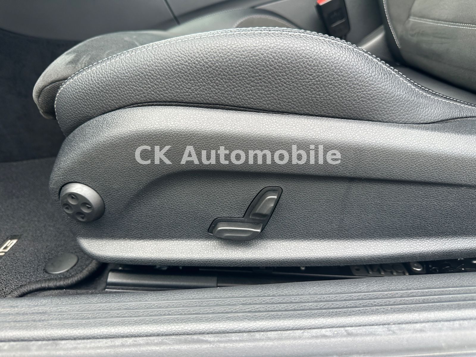 Fahrzeugabbildung Mercedes-Benz C200 Cabrio AMG-Line/Navi/ILS LED/Tempomat