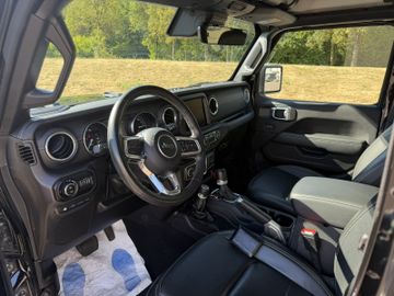 Jeep Wrangler - 12