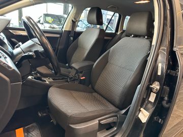Skoda Octavia *2-ZONEN*SZHZ*NAVI*TEMPO*PDC*