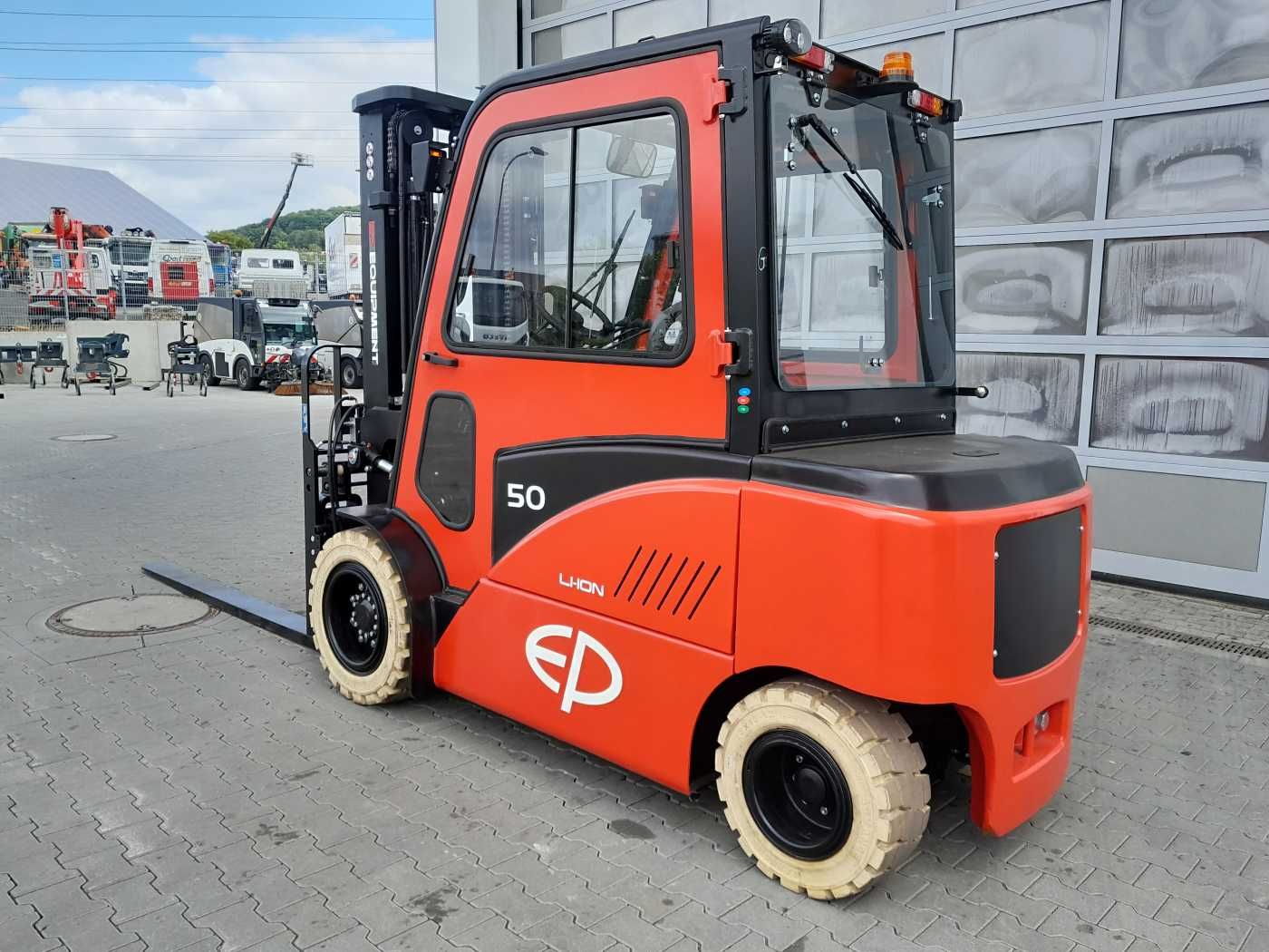 Fahrzeugabbildung Andere EP Equipment CPD50F8 / 5T / Triplex: 5,00m / ZVG