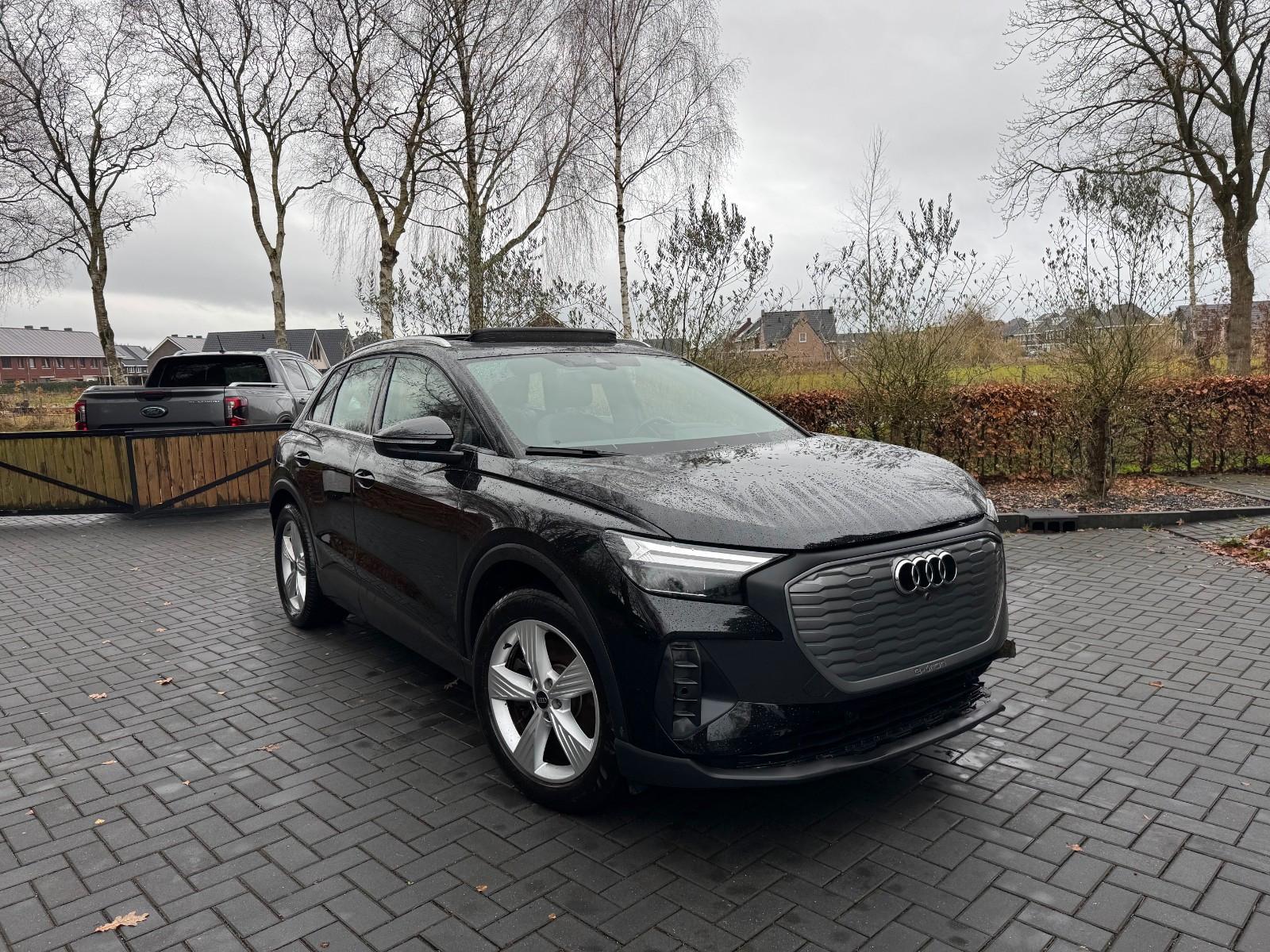 Audi Q4 e-tron 45 e-tron S-Line Panorama Camera LED !
