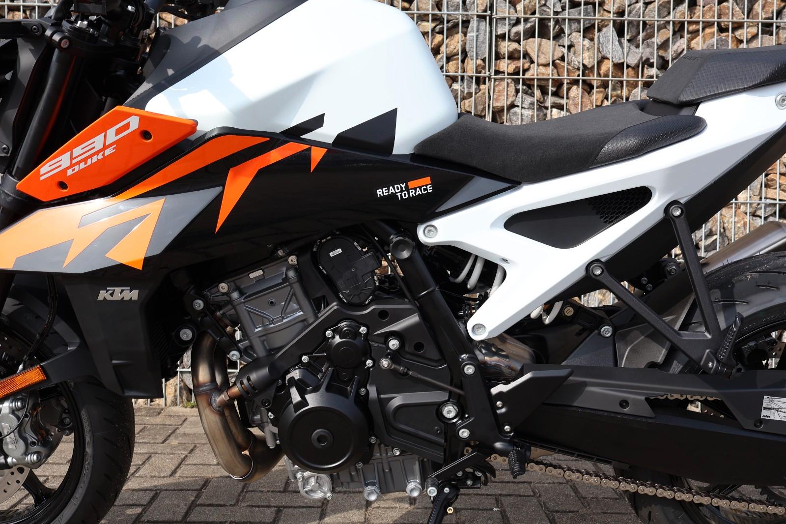 KTM 990 Duke 2026 / 4 Jahre Garantie