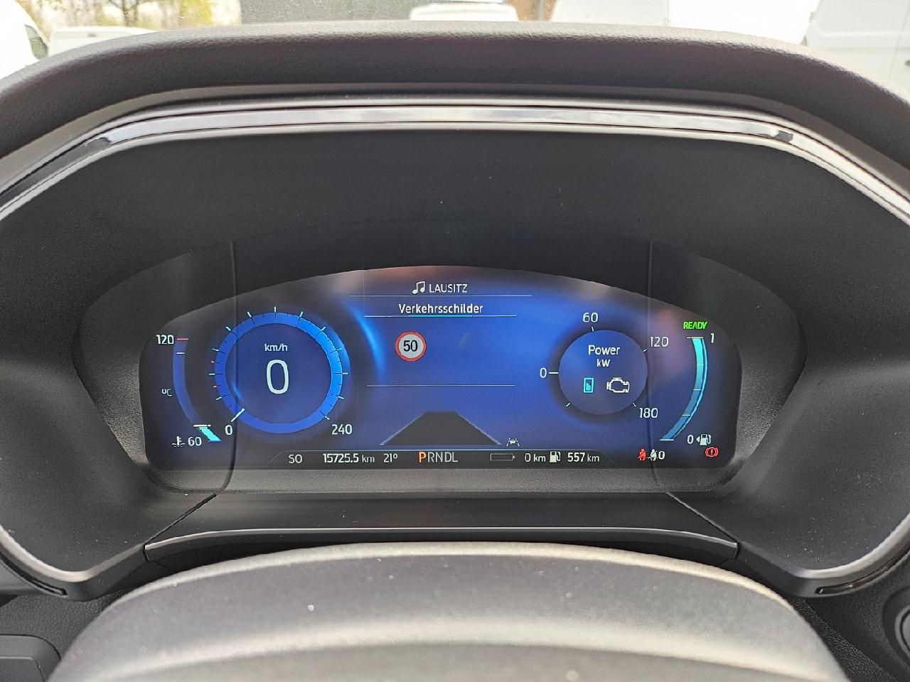 Fahrzeugabbildung Ford Kuga Plug-In Hybrid Navi, Winterpaket