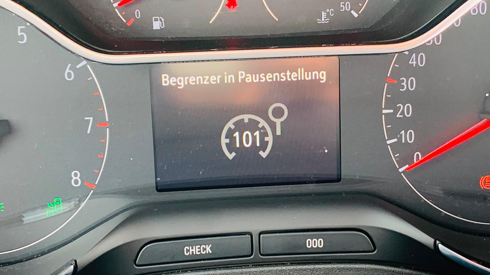 Opel Grandland Leder Navi AHK Sitzbelüft. LED