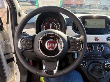 Fahrzeugabbildung Fiat 500 Dolcevita Navi DAB+ Tempomat Klimaaut. uvm.