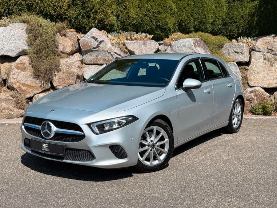 Mercedes-Benz A 200 LED LIVE TRAFFIC MBUX INDUKTION PARK ASS.
