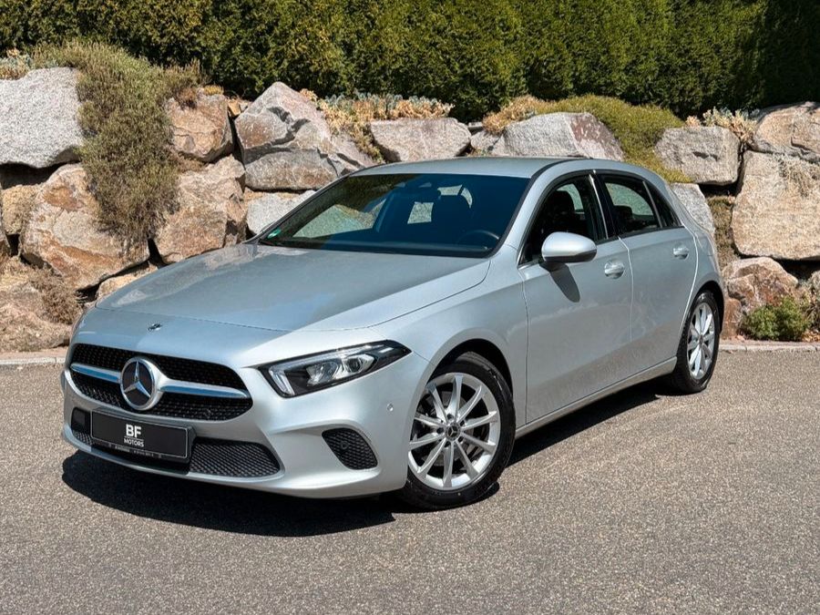 Mercedes-Benz A 200 LED LIVE TRAFFIC MBUX INDUKTION PARK ASS