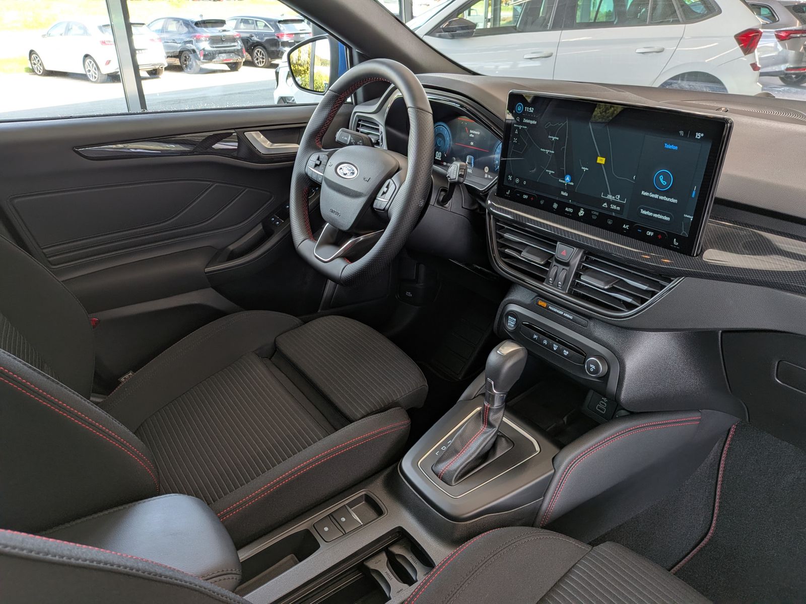 Fahrzeugabbildung Ford Focus ST-Line X Styling Matrix B&amp;O Pano 18"