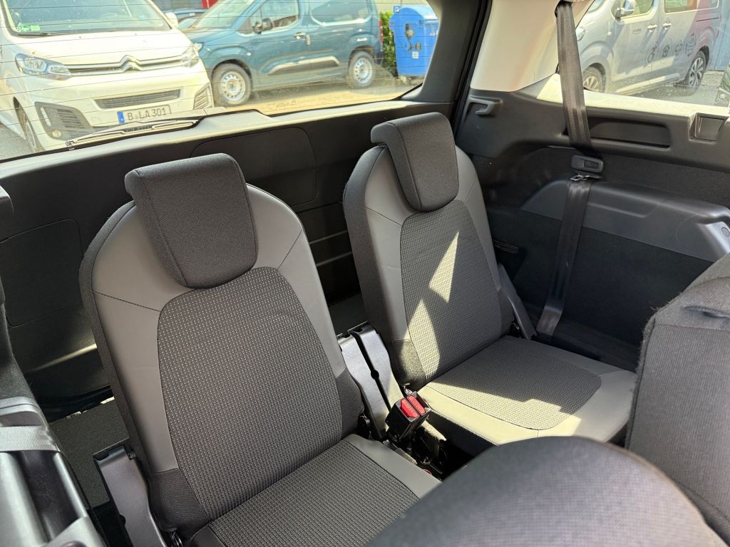 Fahrzeugabbildung Citroën Grand C4 Spacetourer PureTech 130 EAT8 SHINE