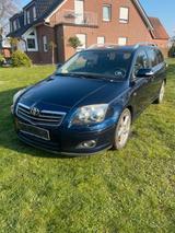 Toyota Avensis 2.2 Export - Toyota Avensis Gebrauchtwagen in Hamburg