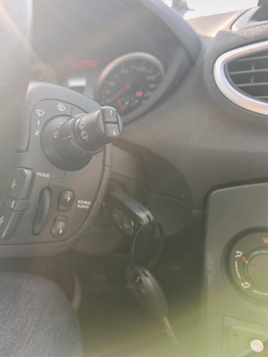 Renault Clio 2010 — photo 13
