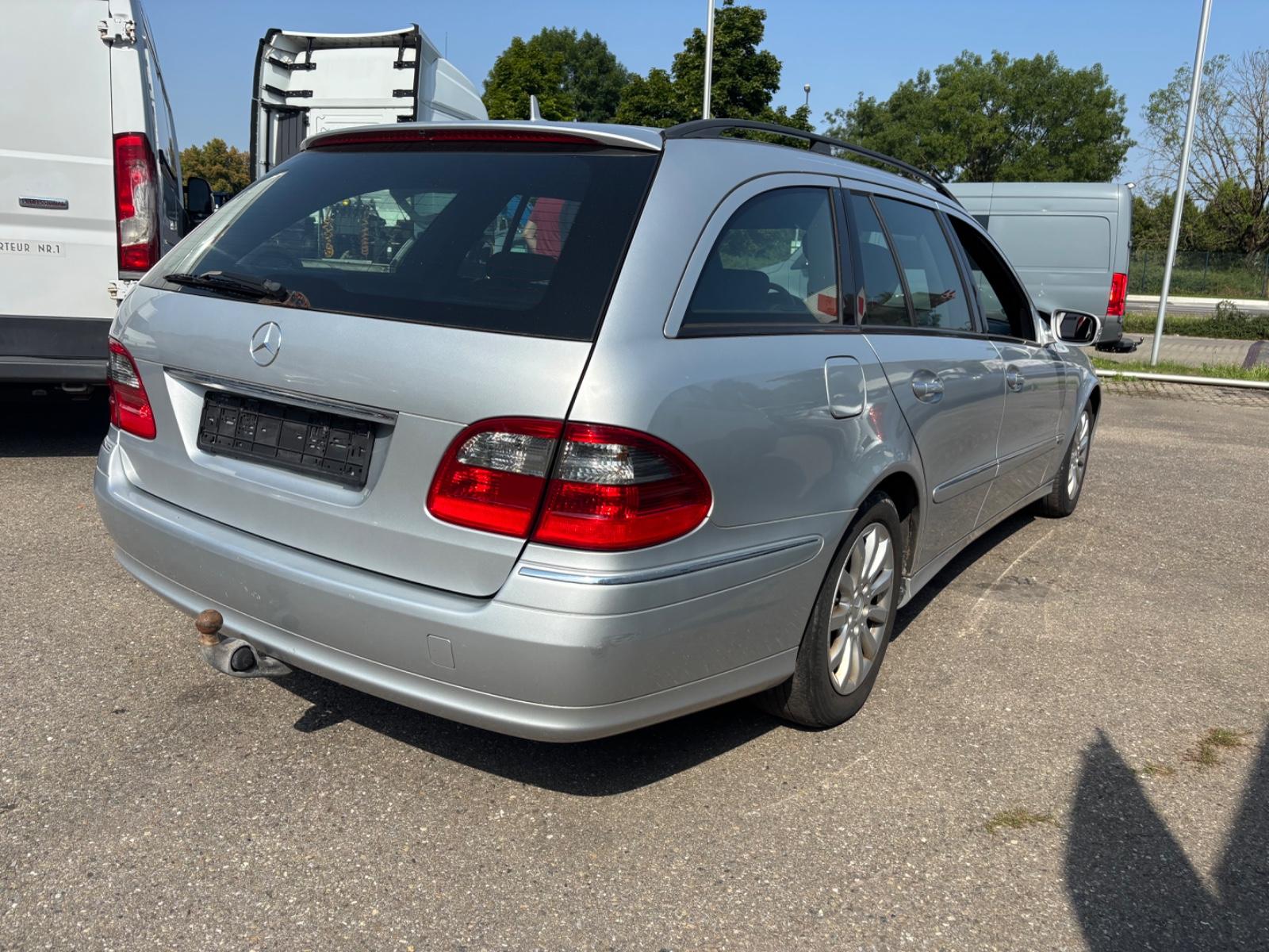 Mercedes-Benz E 220 E -Klasse T-Modell E 220 T CDI