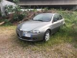 Alfa Romeo 147 1.6 GPL Twin Spark - Distinctive - graue Alfa Romeo 147