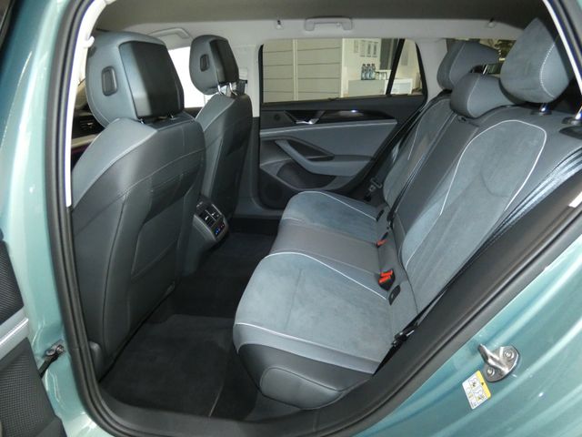 Passat Variant 1.5 TSI eHybrid Business AHK