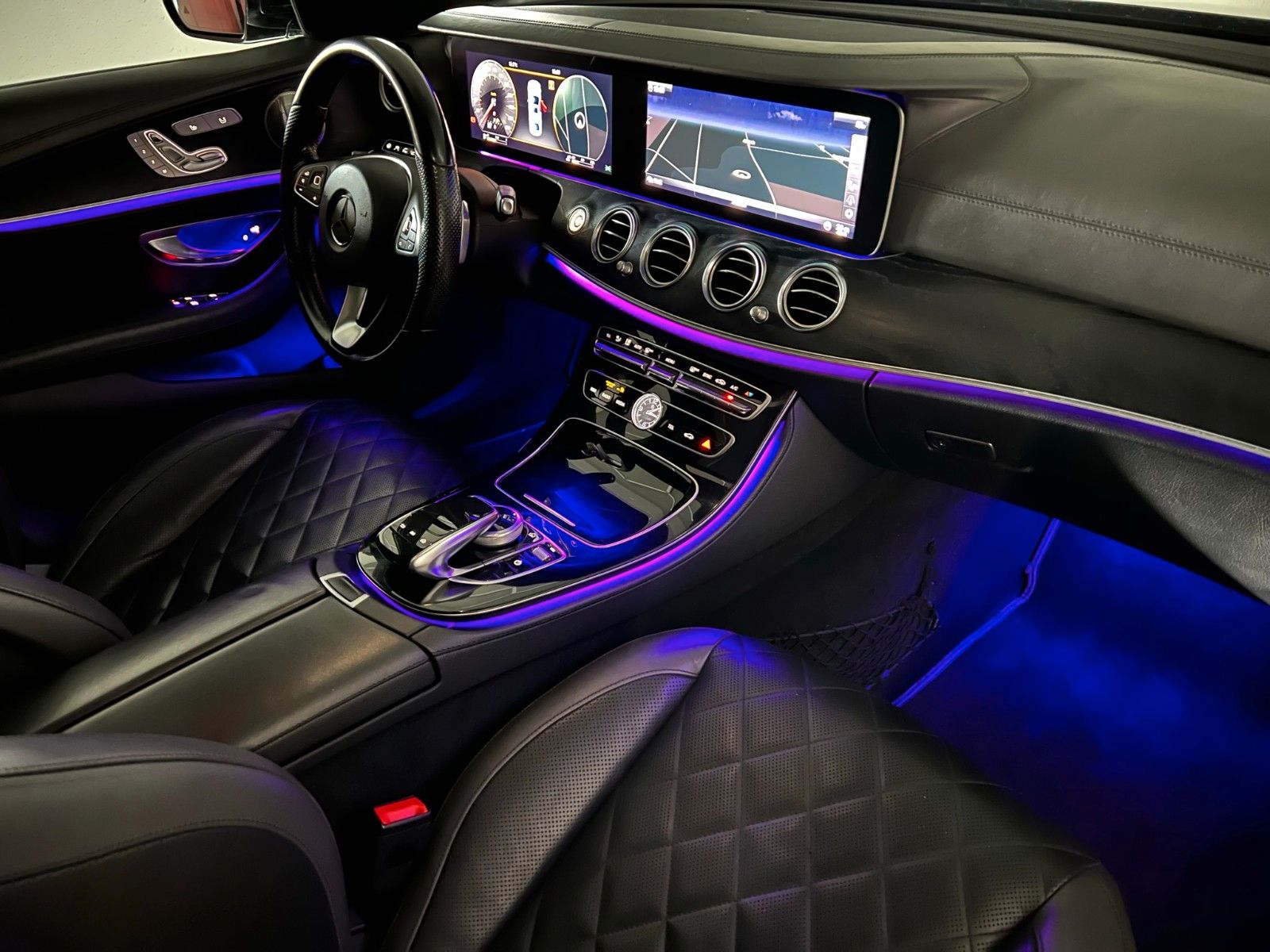 Fahrzeugabbildung Mercedes-Benz E 350 d AMG-LINE/MASSAGE/BURMESTER/DESIGNO/WIDE