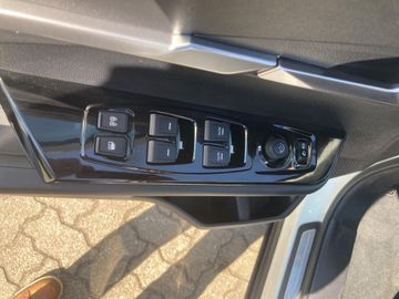 KGM TORRES SPEZIAL PLUS AT2WD GRAND WHITE