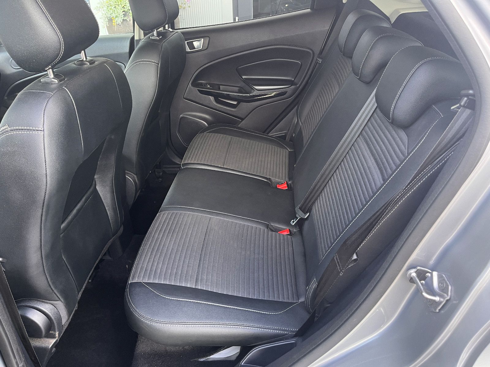 Fahrzeugabbildung Ford EcoSport Titanium