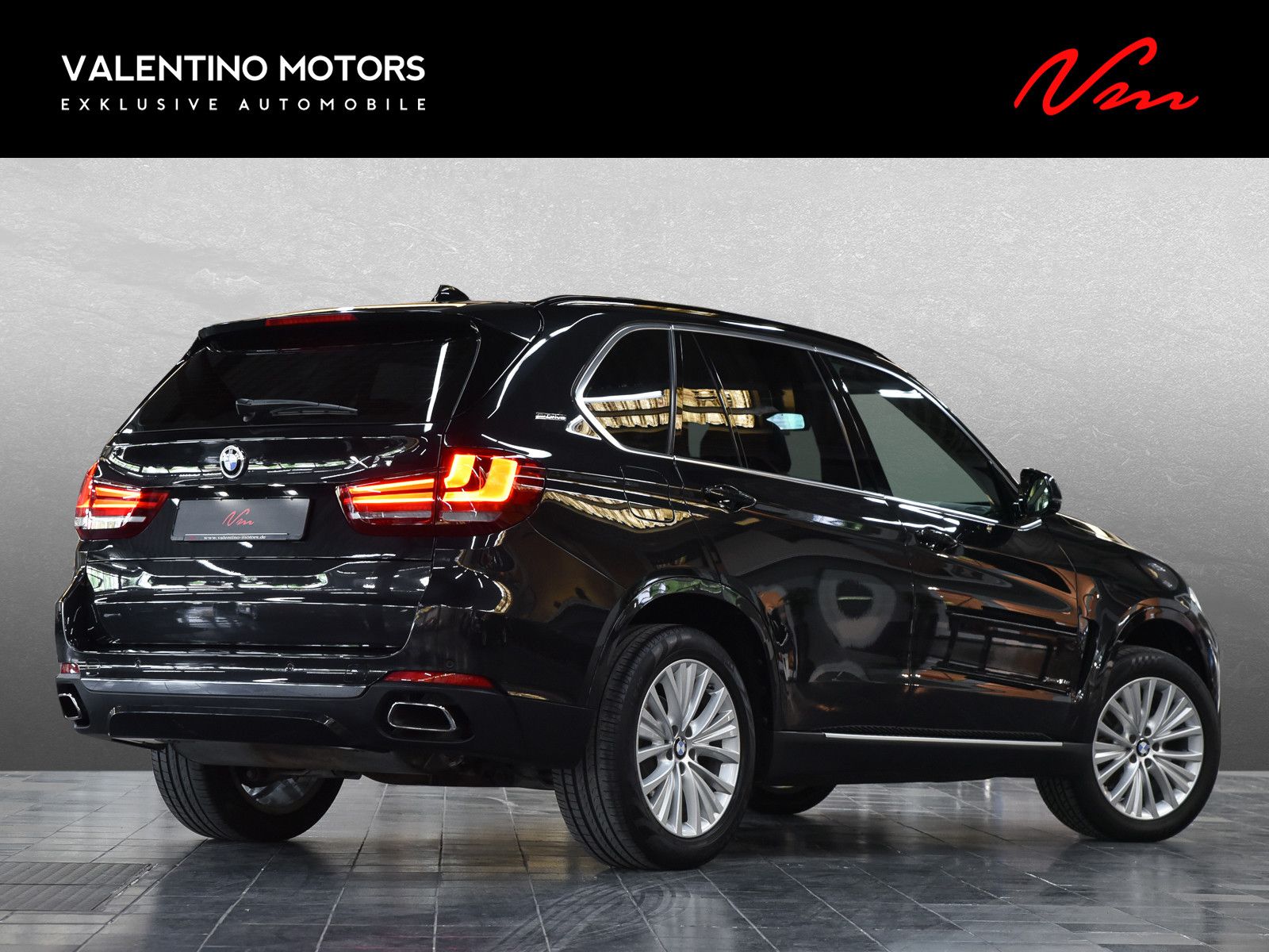 Fahrzeugabbildung BMW X5 40e - NEUER MOTOR mit nur 3.386 Km | Garantie