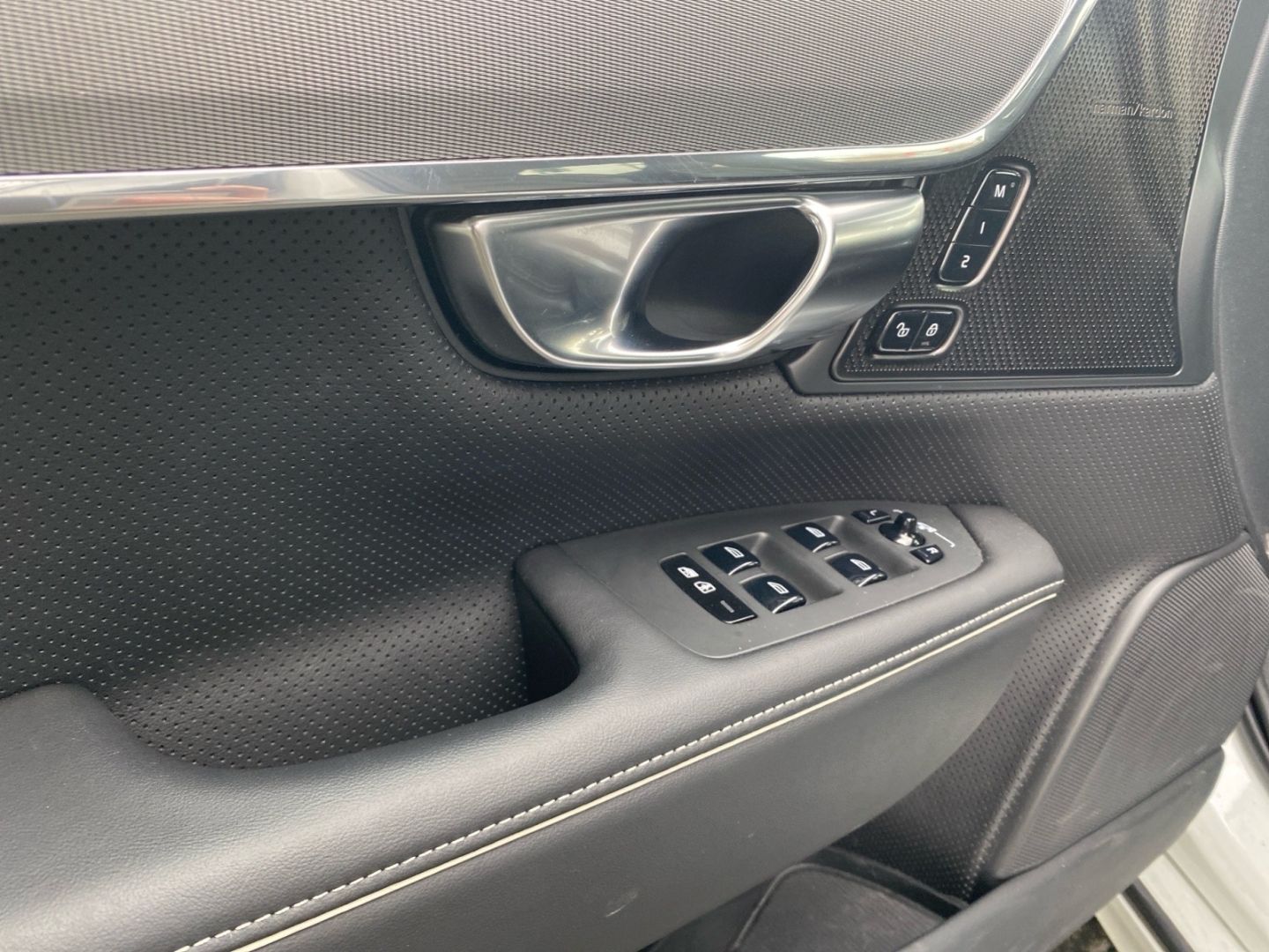 Volvo V90 Plus Dark T6 AWD Recharge Plug-In Hybrid HUD foto 11