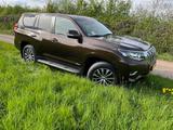 Toyota Land Cruiser 2.8 D-4D TEC-Edition Automatik ... - Toyota Land Cruiser mit Panoramadach