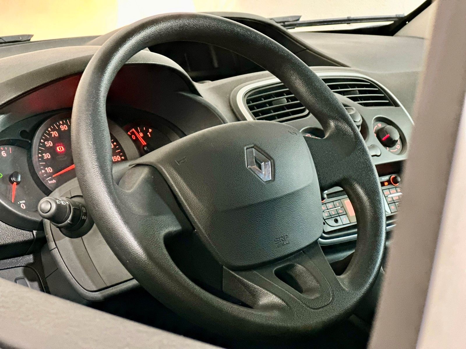 Fahrzeugabbildung Renault Kangoo Rapid*Radio*Klima*ZV*