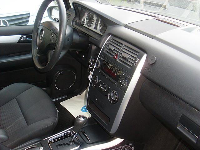 Mercedes-Benz B 200