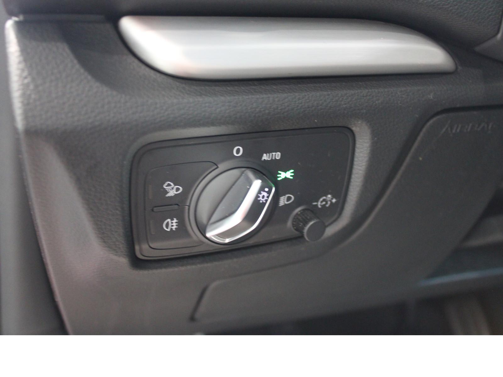 Audi A3 35 TFSI S line LED*NAVI*PDC*TEMP*ALU*KLIMA, миниатюра 13