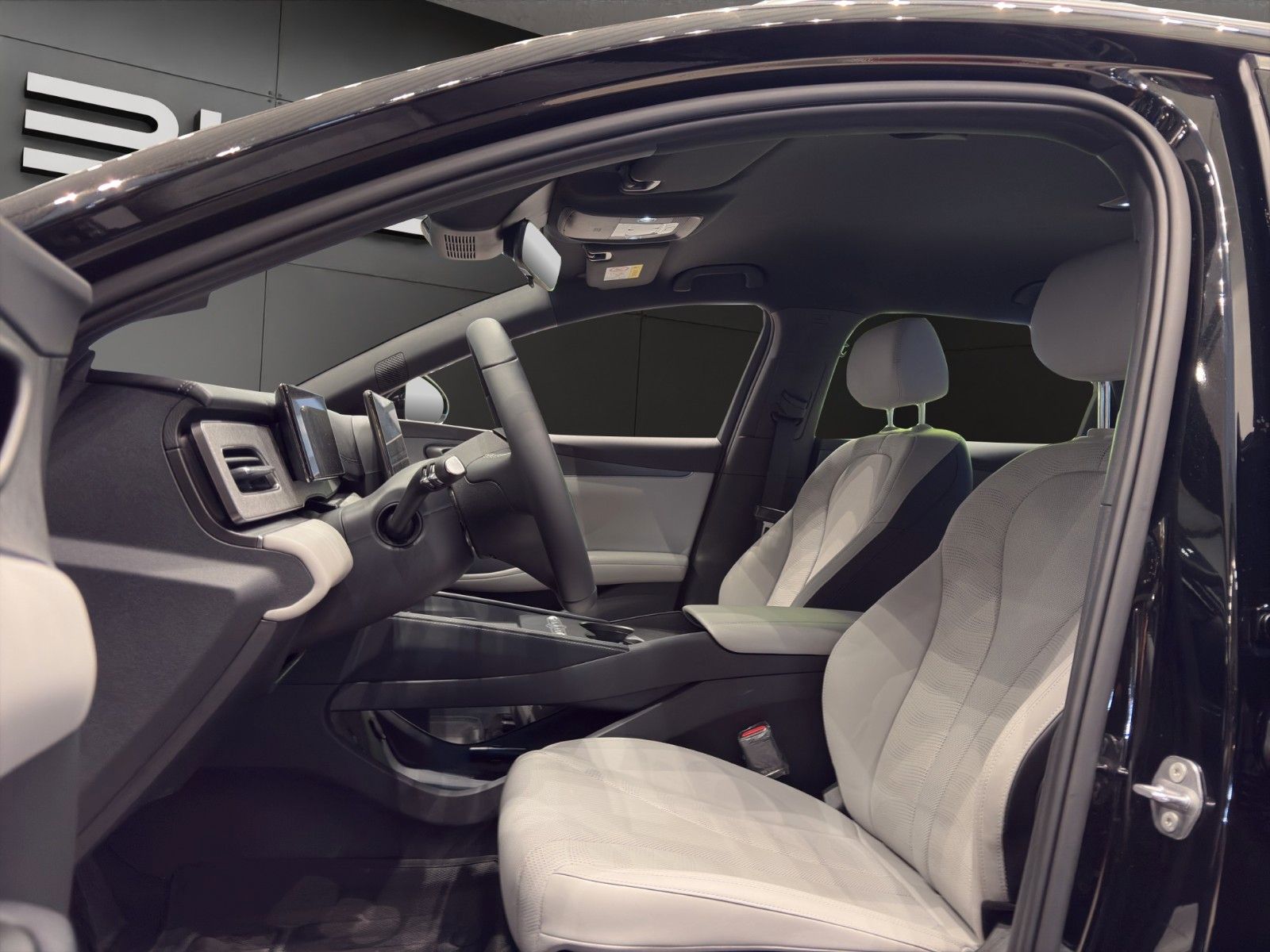 BYD SEAL 6