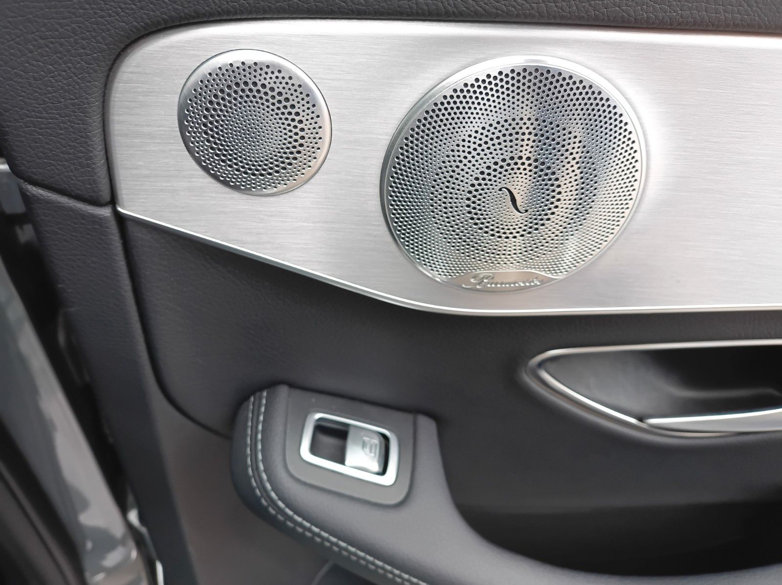 Fahrzeugabbildung Mercedes-Benz C 350 T e+DISTRONIC PLUS+PANO+PARK+360*+SH+BURME