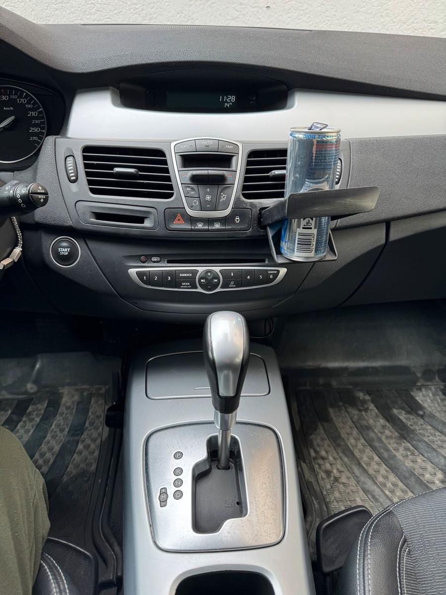 Renault Laguna 2009 — photo 11