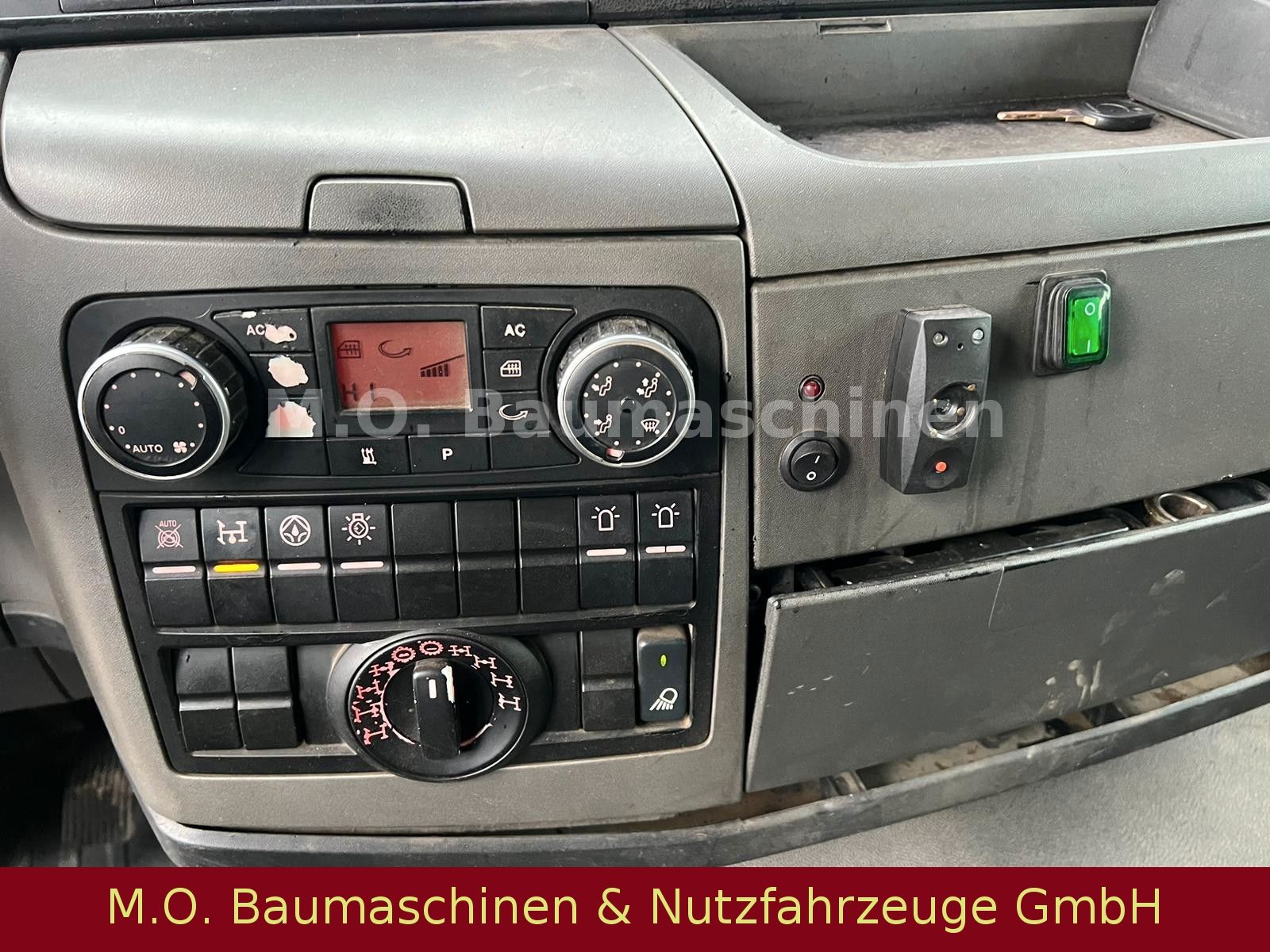 Fahrzeugabbildung MAN TGS 26.440 / 6x6 /3-Seitenkipper / Plane / AC /