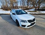Skoda Octavia RS 230 - 2.0 TSI DSG AHK 8-fach bereift
