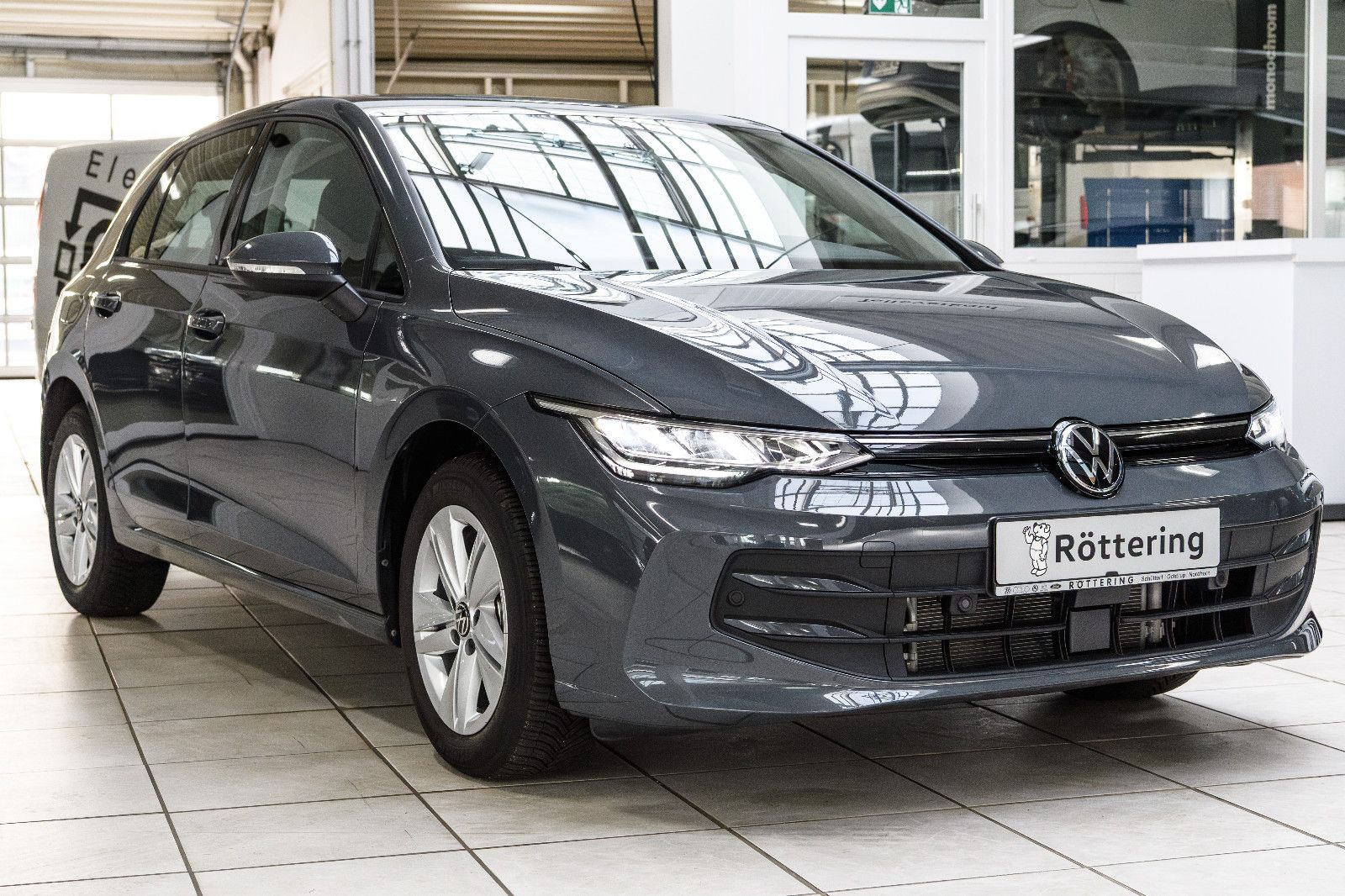 Fahrzeugabbildung Volkswagen Golf VIII. 1.5 TSI 110 kW *+LED+SHZ+ACC+RFK+LHZ