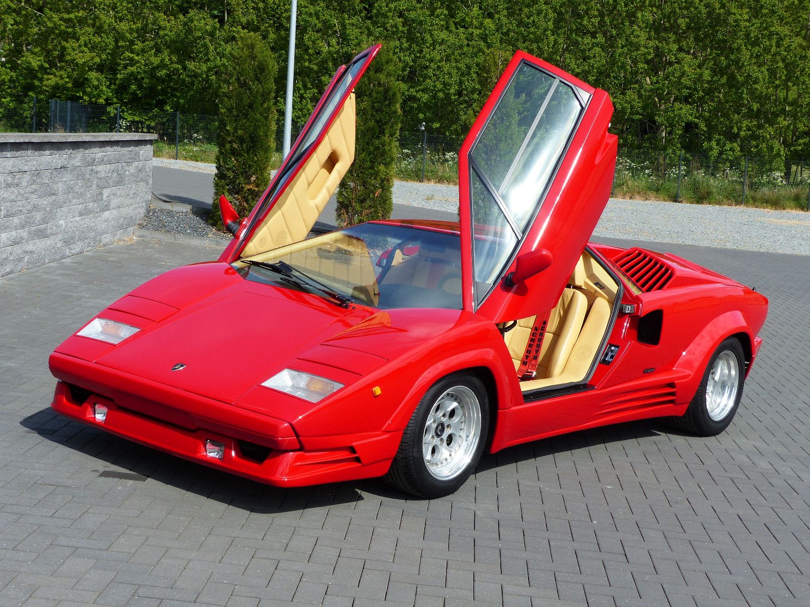 Fahrzeugabbildung Lamborghini Countach 25 th Anniversary