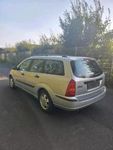 Ford Focus 1,6 TÜV 02/2026 Rentnerfahrzeug... - Ford Focus aus 2003: Kombi