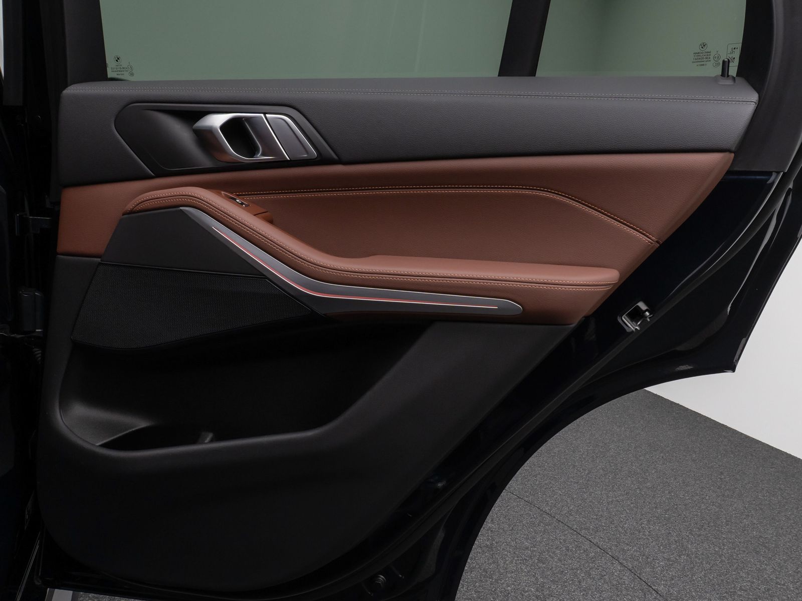 Fahrzeugabbildung BMW X5 xD45e M Sport Kamera Laser HUD DAB HiFi ACC