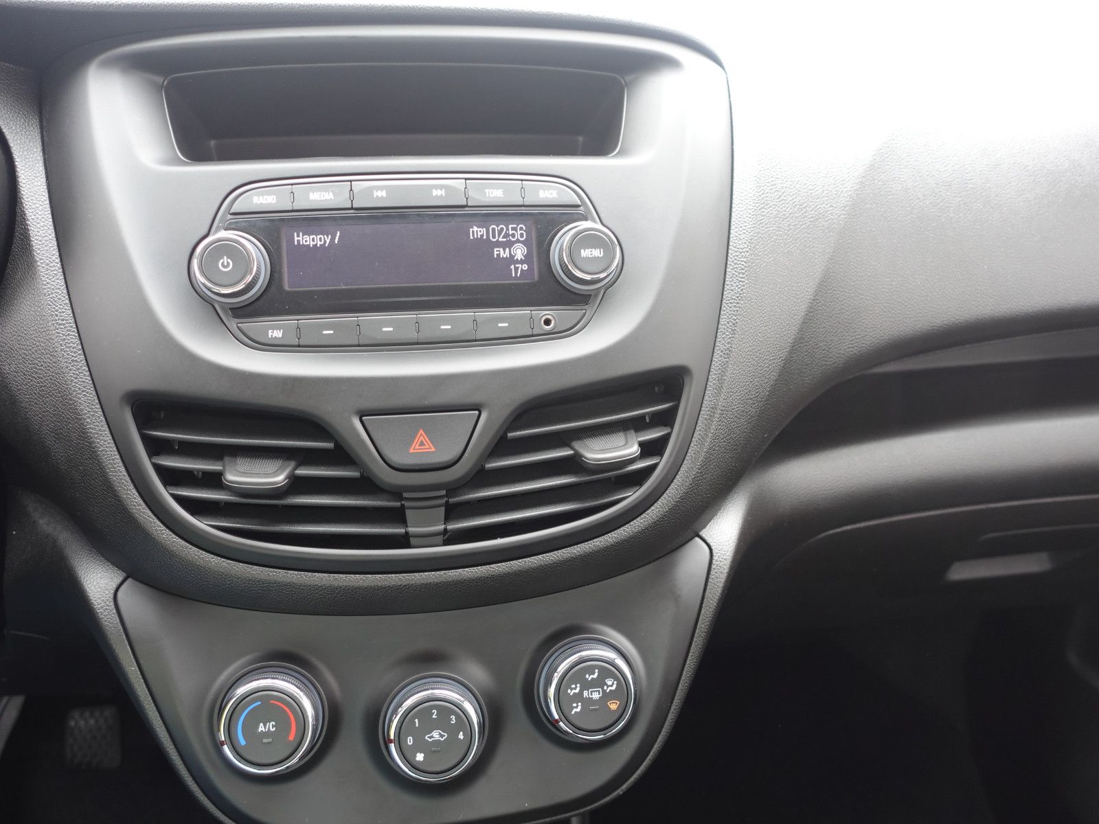 Fahrzeugabbildung Opel Karl Edition 1.0,Klimaanlage,Radio,Metallic