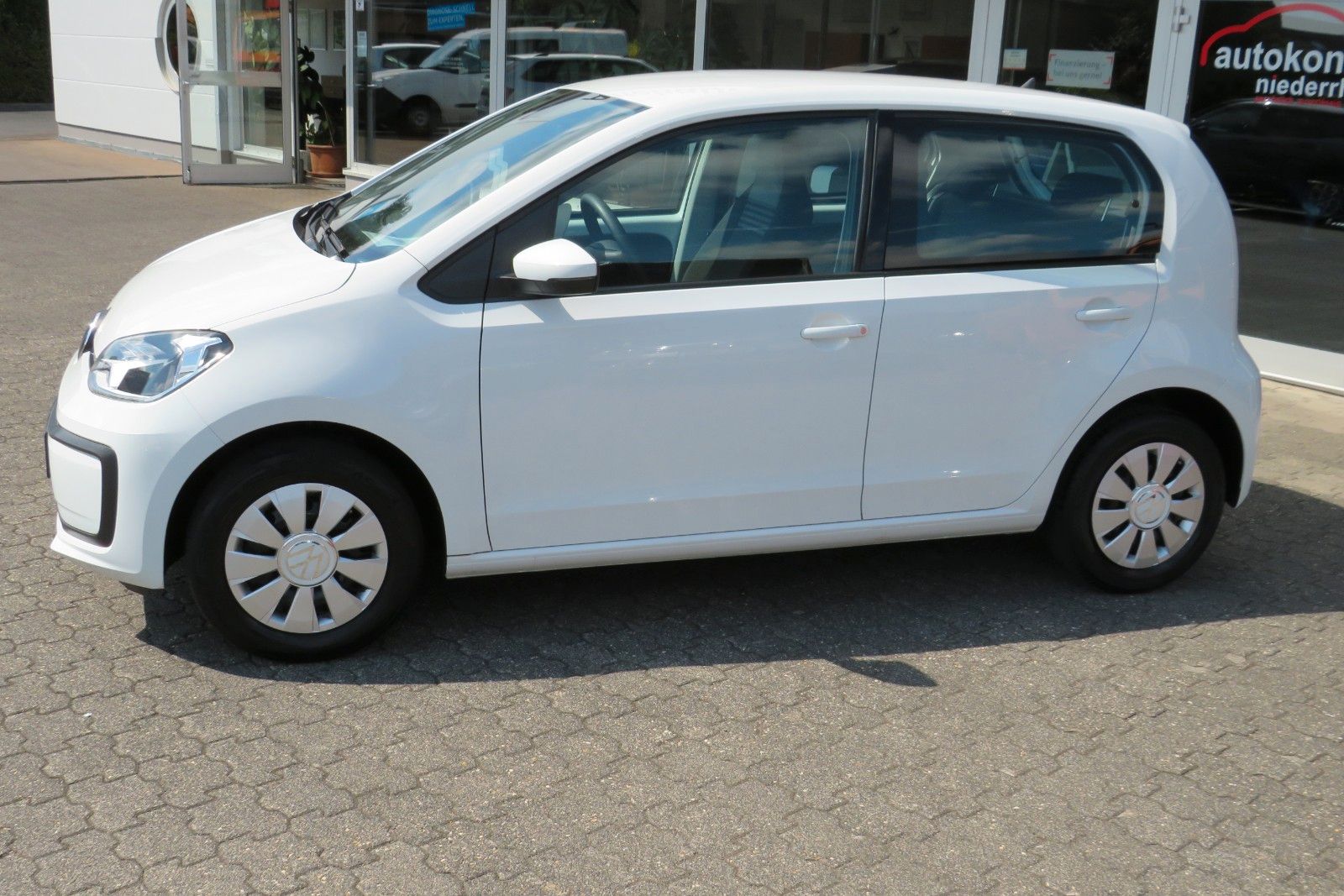 Fahrzeugabbildung Volkswagen up! 4 TÜREN KLIMA TELVOR DAB KAMERA PDC GRA 1.H