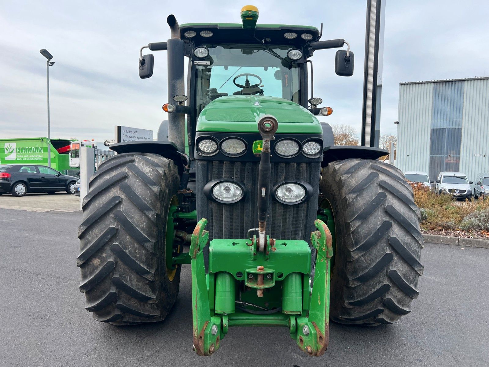 Fahrzeugabbildung John Deere 8295 R / kein AdBlue / Rückfahreinrichtung