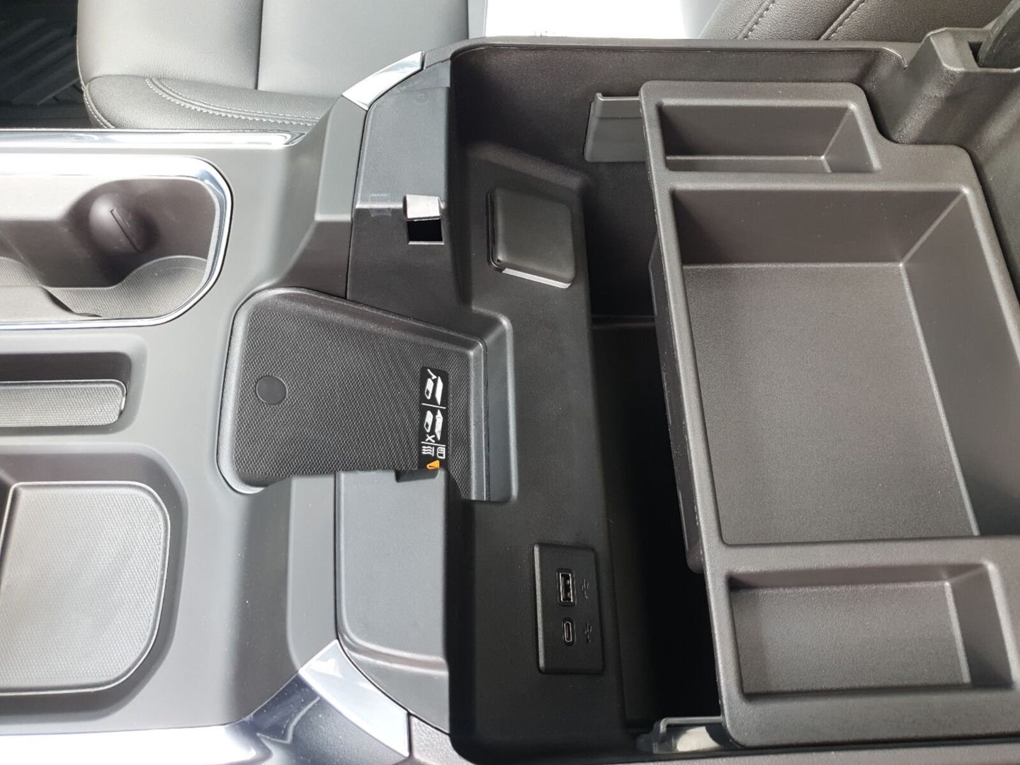 Fahrzeugabbildung Chevrolet Silverado 1500 LT Trailboss-MY25-Vollausstattung