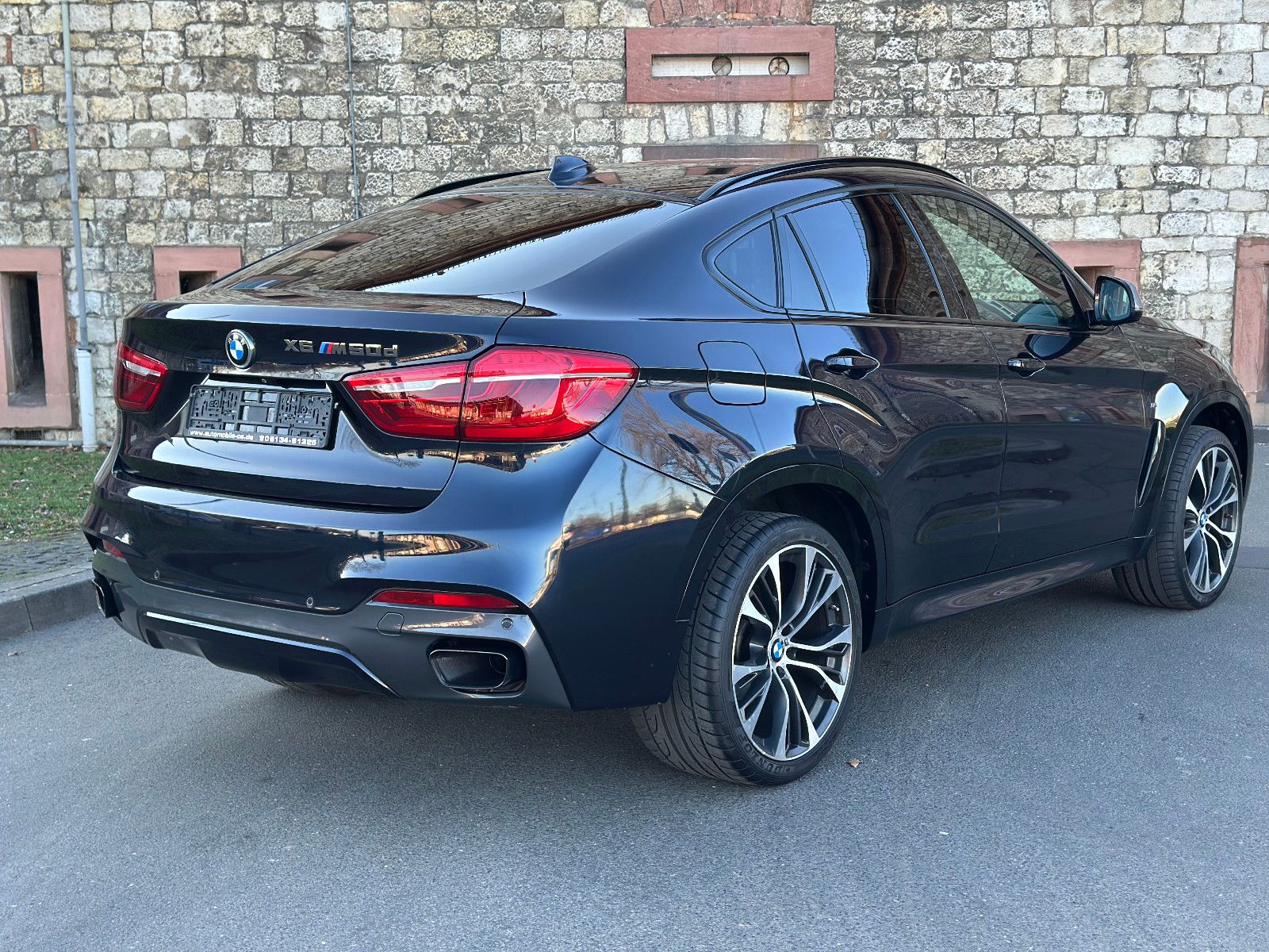 Fahrzeugabbildung BMW X6 M50 M SPORTPAKET*AHK+KAMERA*